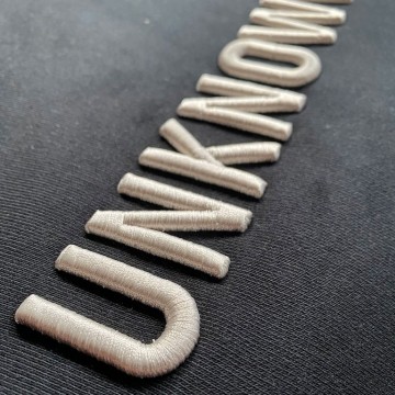 Lockdown black detail